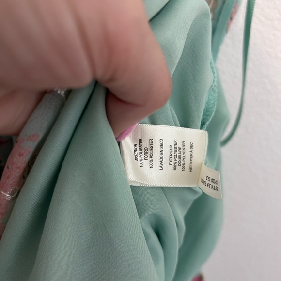 Eliza J Embroidered Floral Cut Out Back Dress   Size 0 Tiered Eyelet - Picture 10 of 11